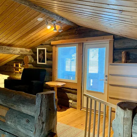 Kaupinpirtti, Yllaes, Aekaeslompolo, , Lapland - Silver Log With And Fell Scenery 아파트 Äkäslompolo